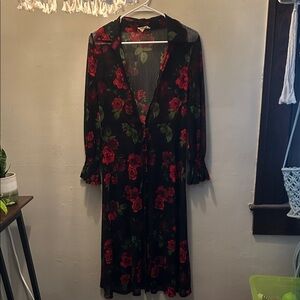 Elegant Black and Red Floral Mesh Duster